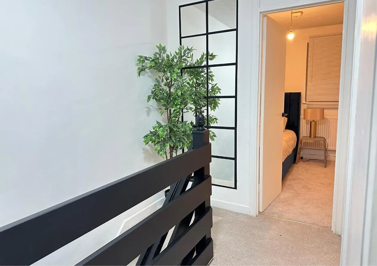 Bella-Ruiz Home For Your Perfect Staycation London Storbritannien