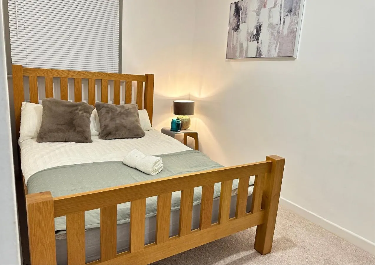 Bella-Ruiz Home For Your Perfect Staycation London Storbritannien