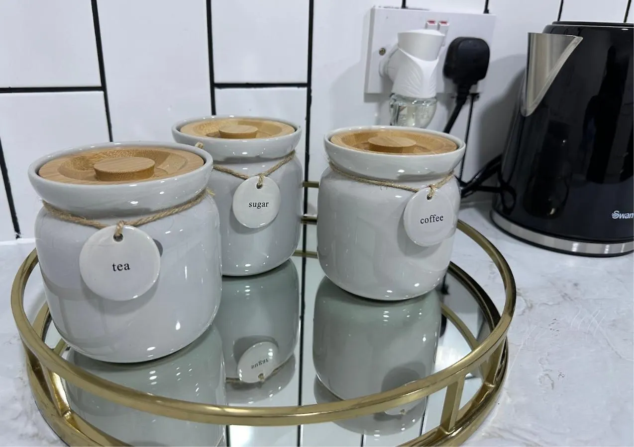 Bella-Ruiz Home For Your Perfect Staycation London Lägenhet
