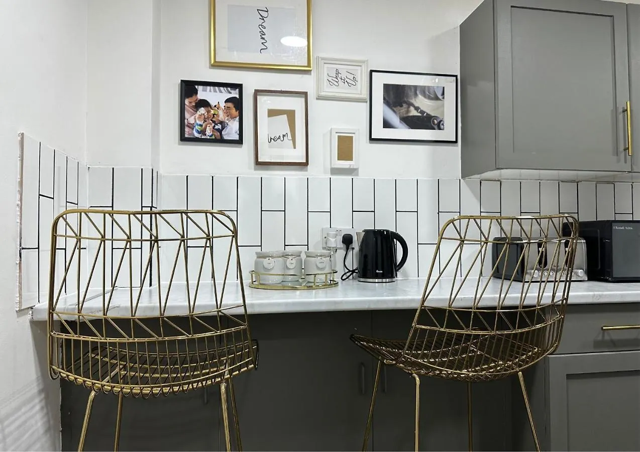 Lägenhet Bella-Ruiz Home For Your Perfect Staycation London Storbritannien