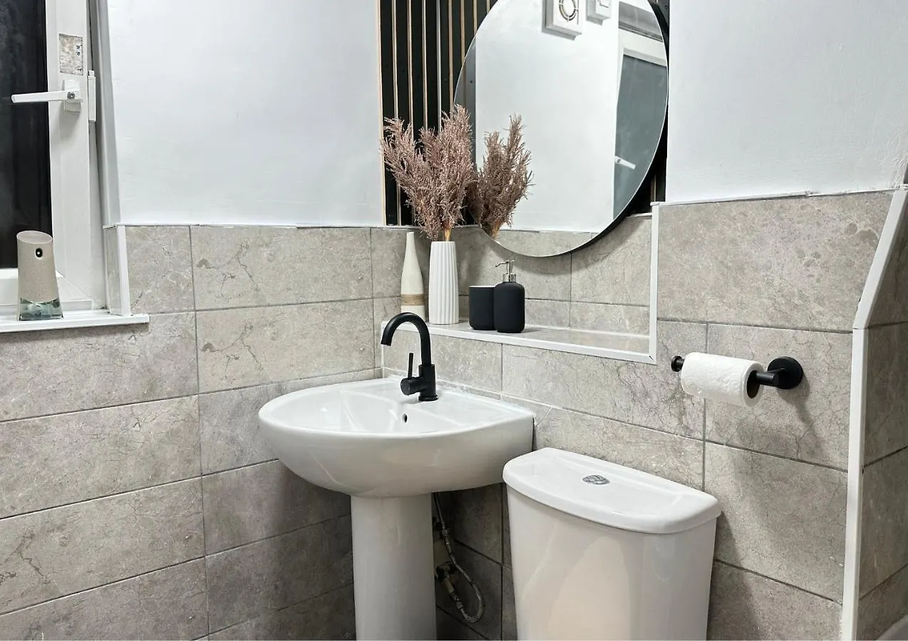 לונדון Bella-Ruiz Home For Your Perfect Staycation 0*,  בריטניה