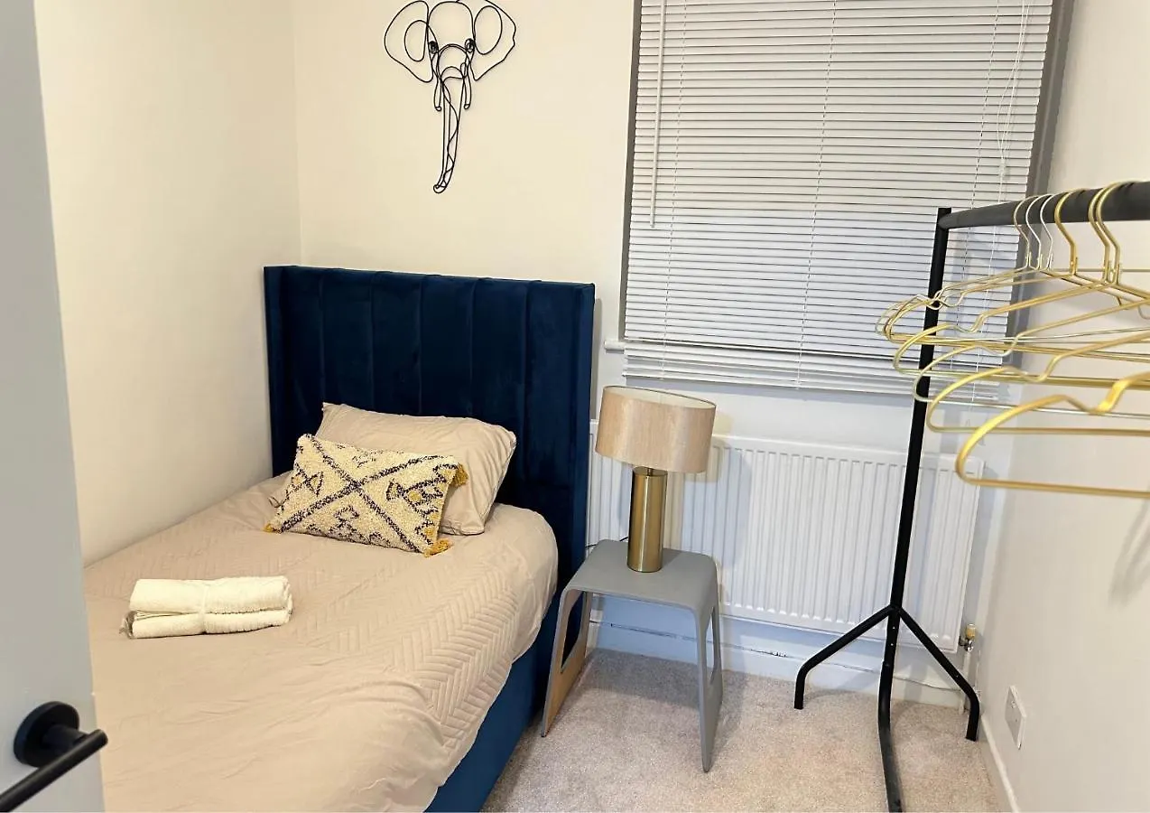 דירה לונדון Bella-Ruiz Home For Your Perfect Staycation בריטניה
